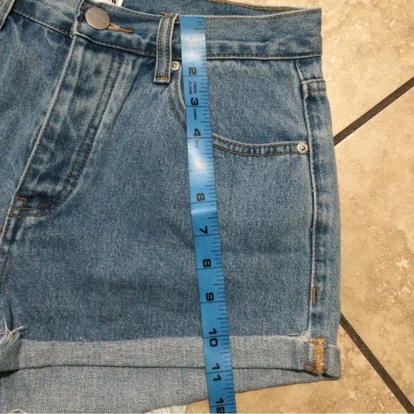 Superdown denim shorts Fly Buttons - Picture 5 of 6